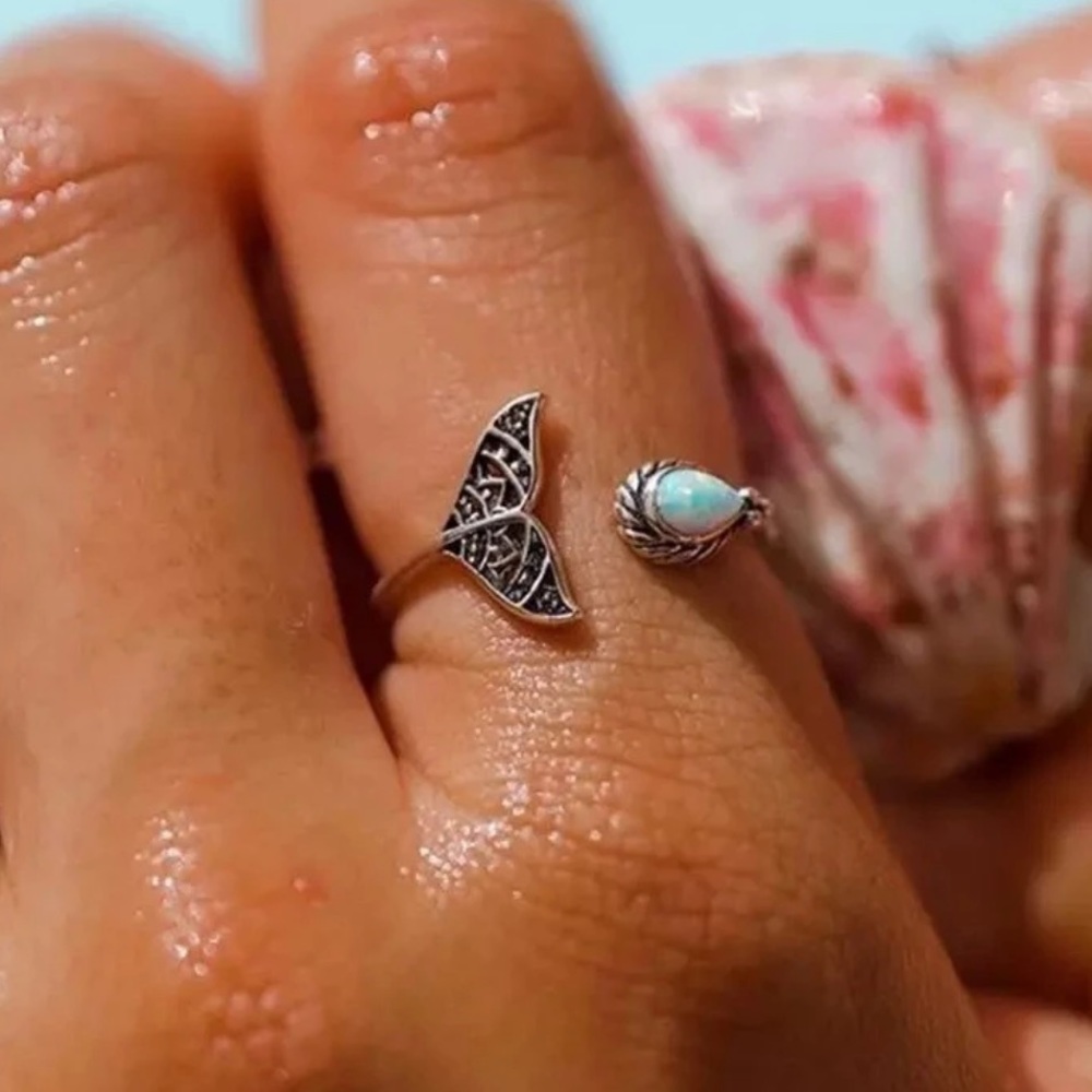 🐚 Retro Vintage Styled Mythical Mermaid Opal Ring - Picture 2 of 4